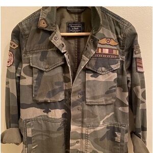 Abercrombie & Fitch Men's Green Camo Field Jacket
